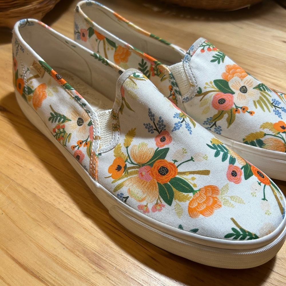 Keds x rifle paper company sneakers. Women’s  size 11. Floral design.